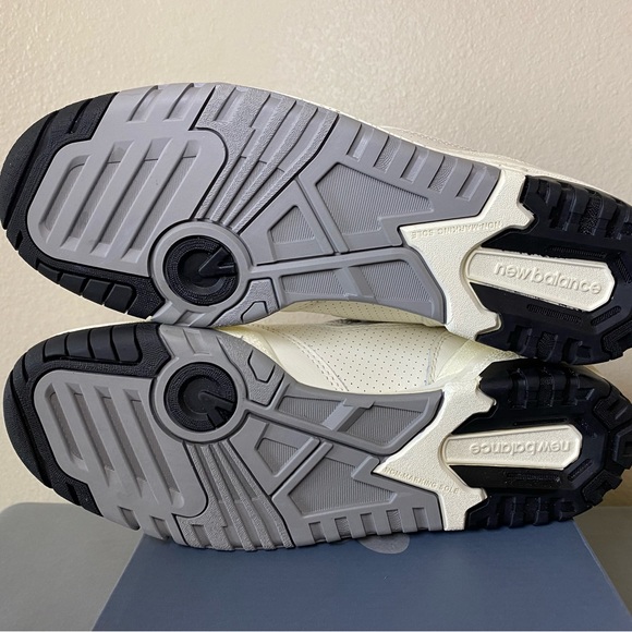 New Balance 550 “Sea Salt”
- Size 9 Men - Picture 9 of 10